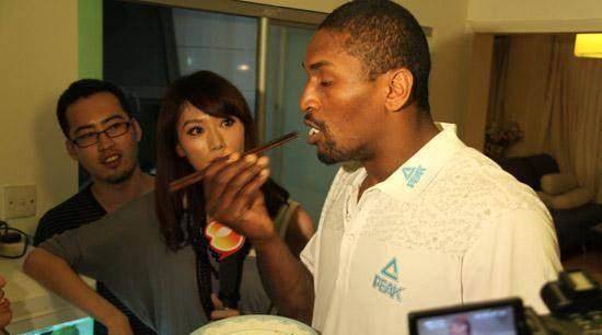 原创原创舌尖上的nba韦德库里爱火锅霍华德享受撸串儿