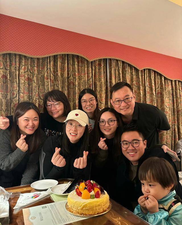 惠若琪带娃出差事业家庭双兼顾女儿成大长腿女排后继有人