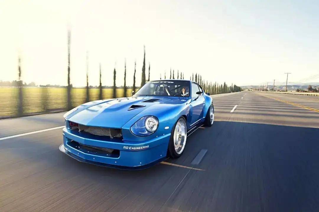 当高中生朝仓明雄在报废场遇见那台正要被拆解的"恶魔のz"后,一场接一