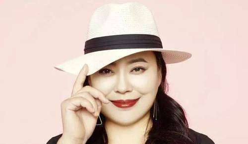 原创胖嫂李菁菁曾霸气硬刚500个导演退圈后靠卖茶叶为生