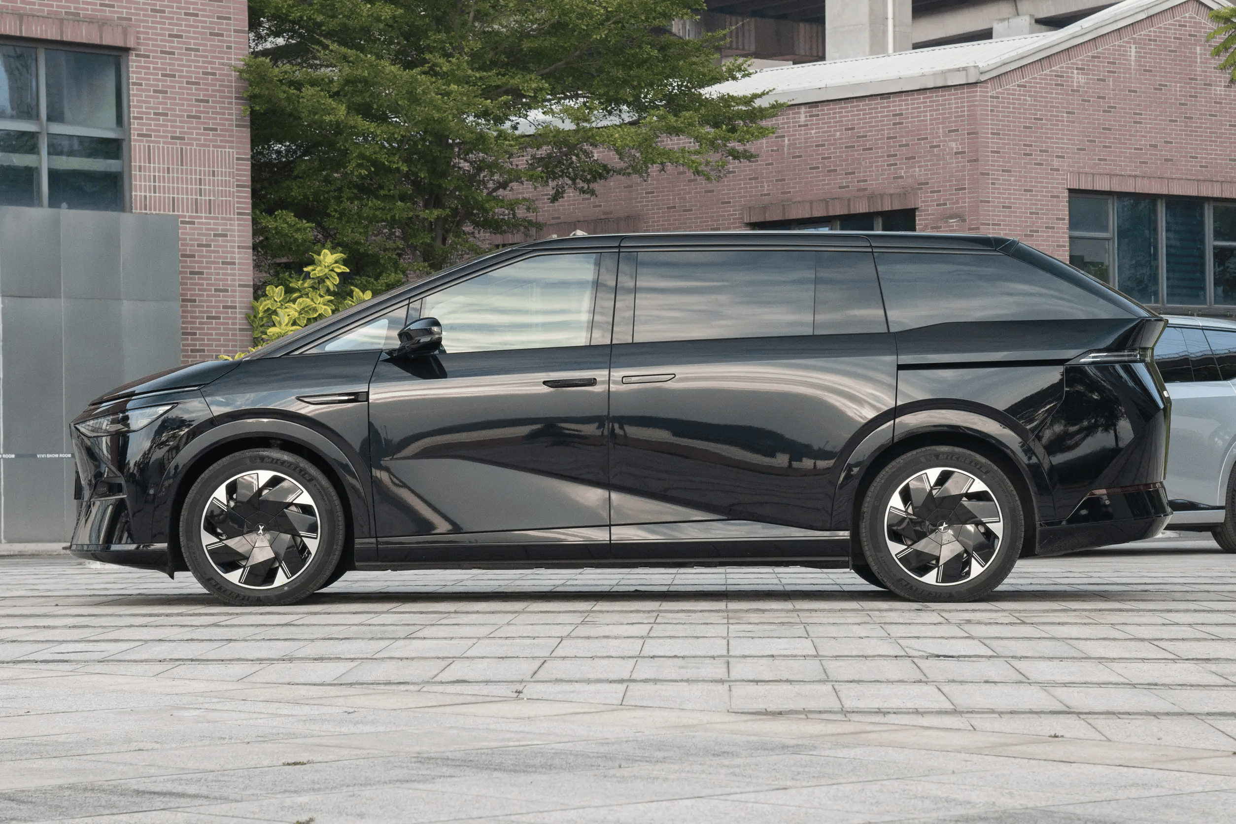 而市面上叫得上名字的mpv车型也不过只有别克gl8,本田奥德赛,本田艾力