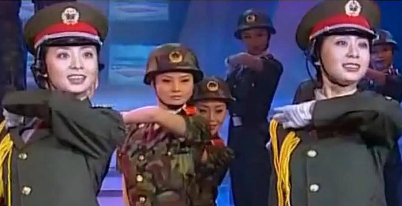 原创1999年在阅兵仪式上红遍中国的双胞胎姐妹花你还记得吗