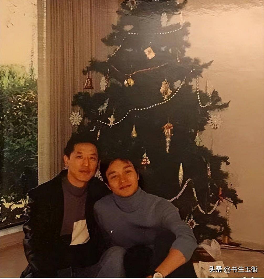 21年过去,发誓要为张国荣终身不娶的唐鹤德,如今另娶她人了吗