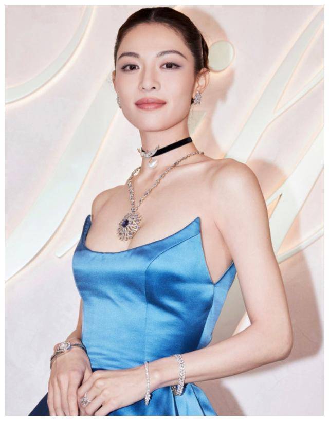 钟楚曦胸胯齐扬马伊琍柔腰优美唐嫣婀娑娇俏女星魅力尽显