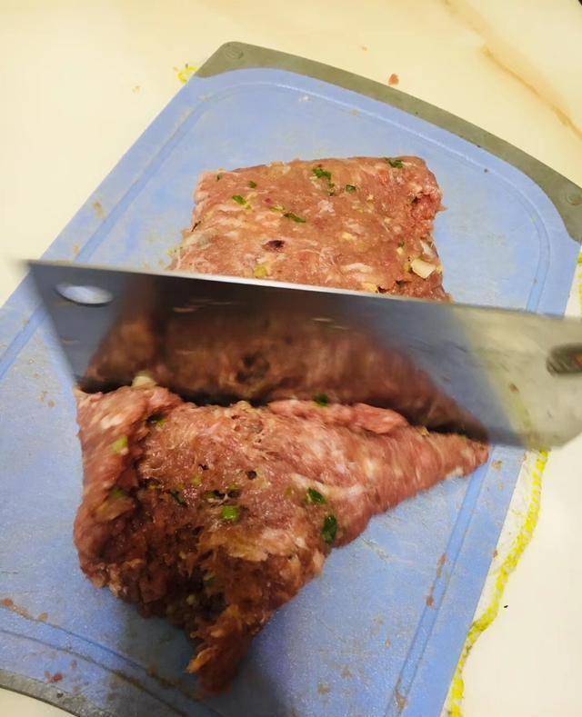 原创            原创“你家中午能不剁肉吗？我家孩子要睡午觉”，如此邻居该不该妥协-中午吃饭吗表情