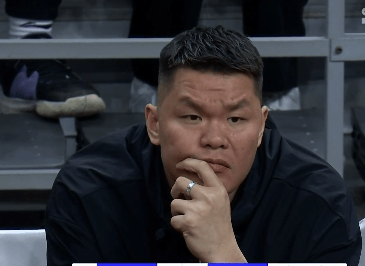 杜锋暴怒指着广东最大水货骂5中1还3犯除了打辽篮能干啥