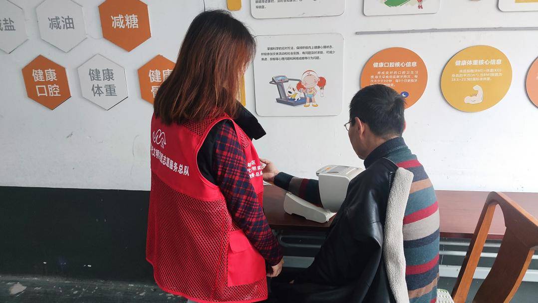 沧浪街道践行雷锋精神奉献新时代
