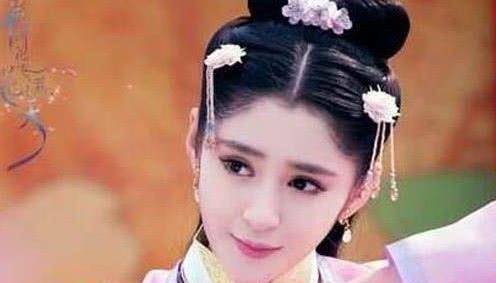 的了,张予曦在出演《栀子花开》之前没有特别多的作品,在电影上映之后