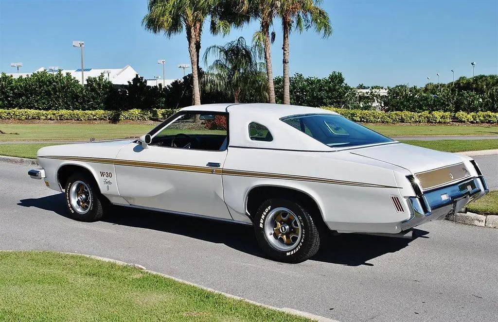 当年全球限量1097辆,1973年款hurst/olds性能车等待爱车之人拍走_搜狐