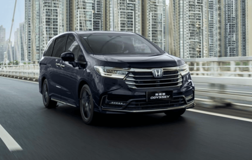 轻盈,强劲,灵活,准确来说奥德赛给我的驾驶感受根本不像一台笨重的七