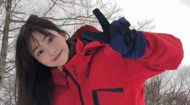 自从两人确定了男女友名分,这女孩子就各种撒娇发嗲,比吃比穿比旅行