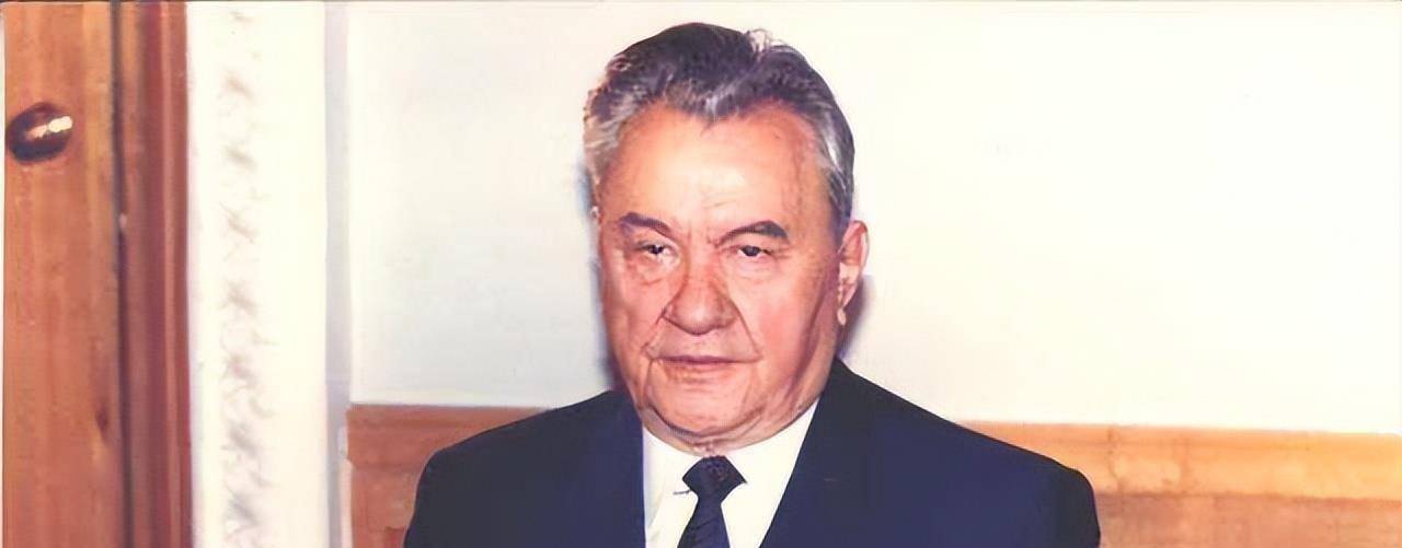 原创捧着金碗要饭吃苏联地大物博戈尔巴乔夫管农业为何出现问题