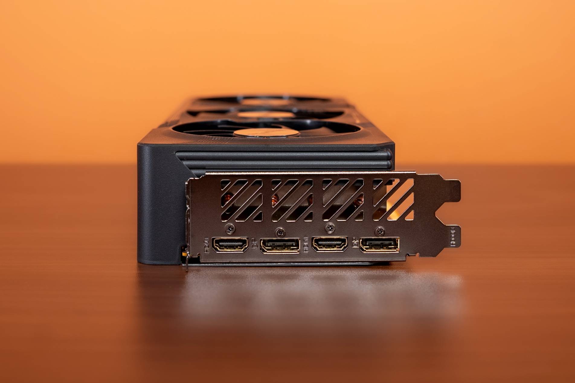 4k游戏性价比之选技嘉rx7900gre魔鹰16g评测