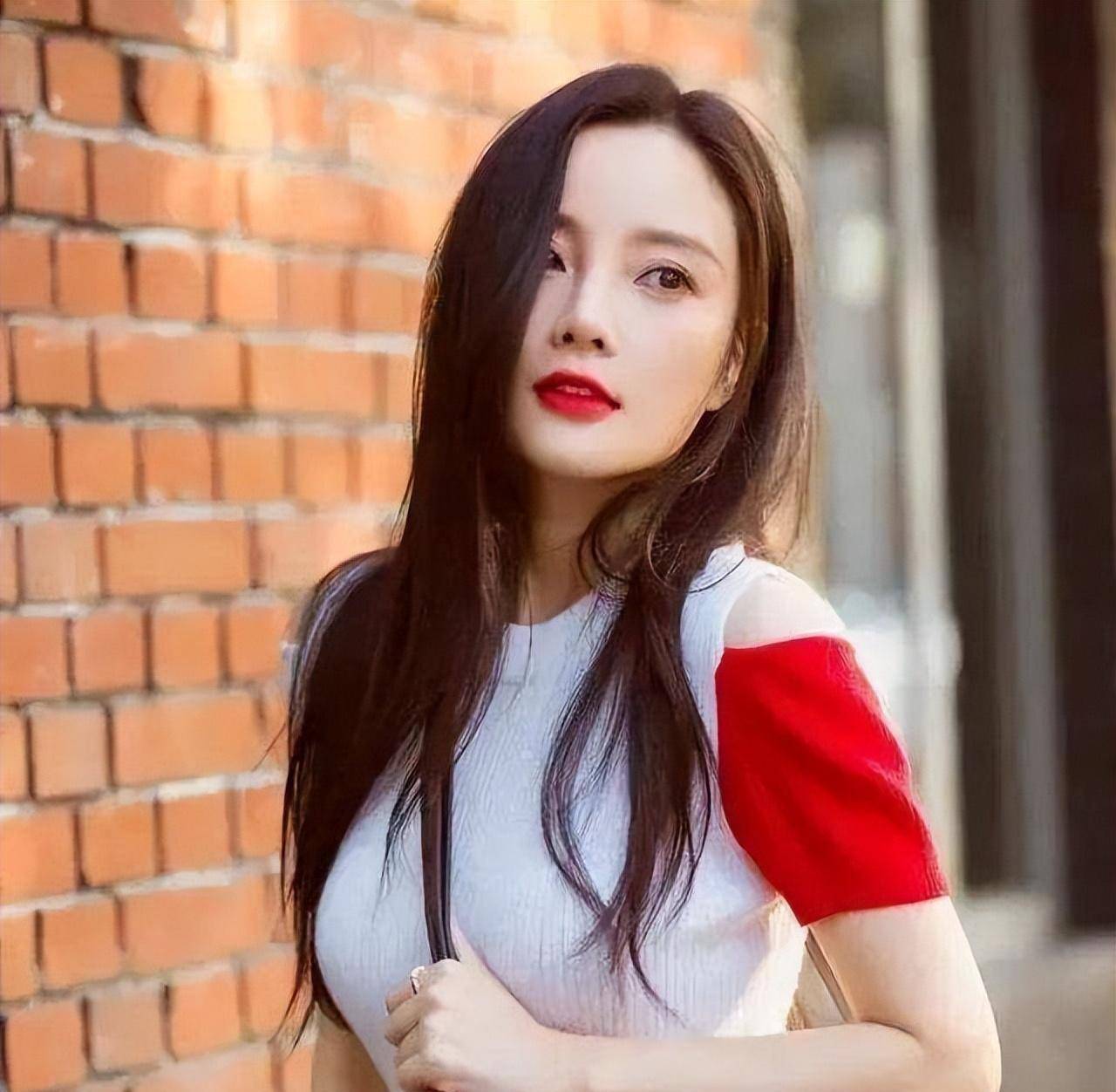 有种撒狗粮叫李小璐和王昊被公开撒狗粮的贾乃亮却换了个人