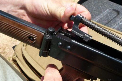 过渡枪,可设计出来以后士兵却都非常喜欢使用_式半自动步枪_装备_国家