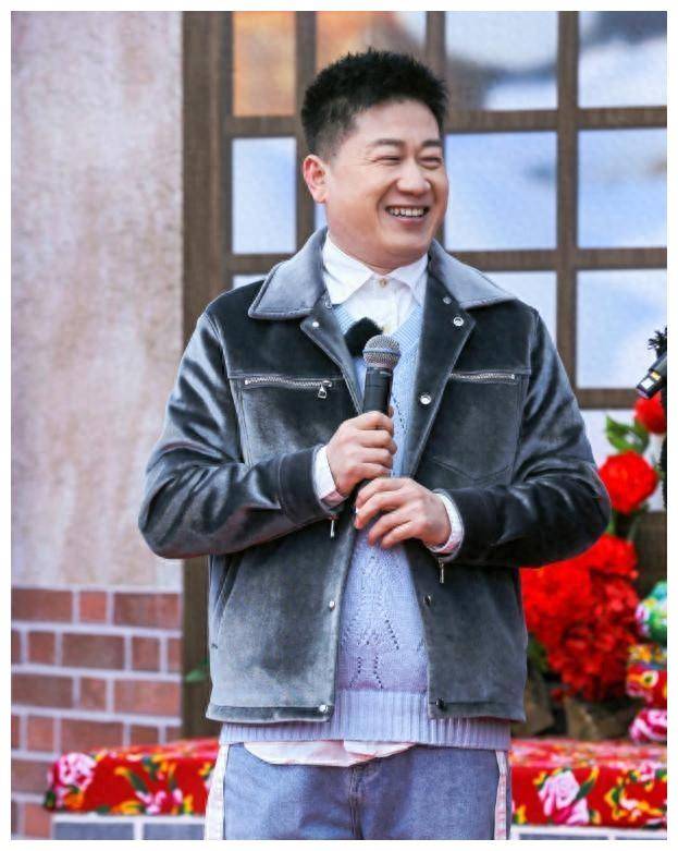 德云社张鹤伦迎来39岁生日,师兄弟发文祝福,伦哥人缘是真好