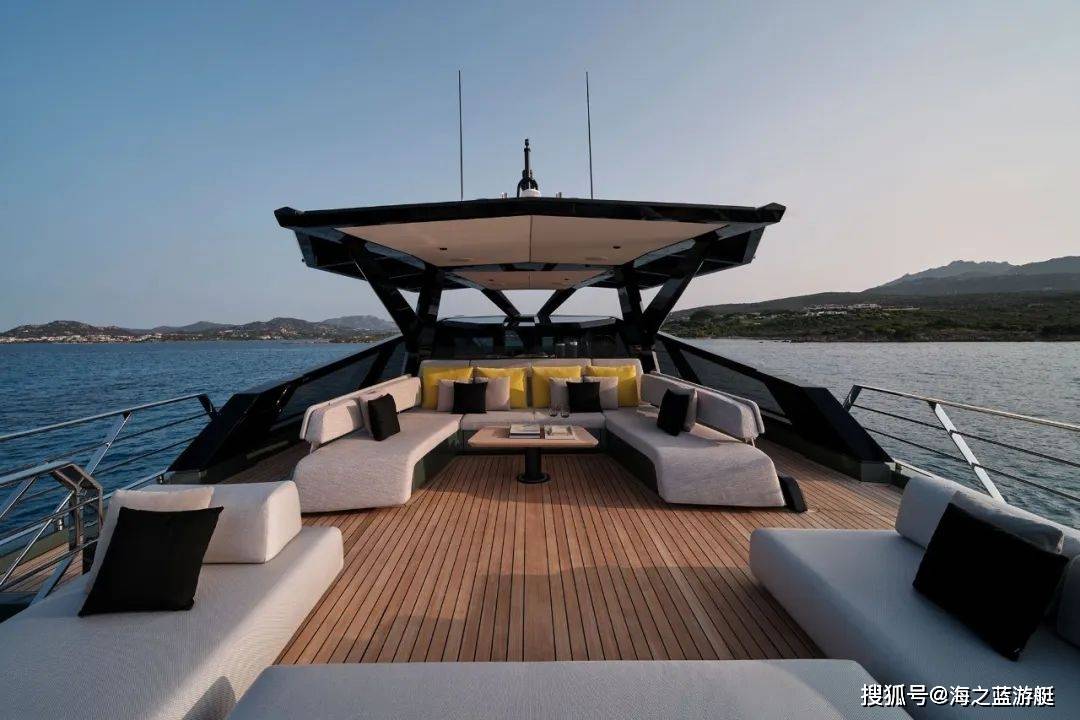 沃利wallywhy150:提供了不可思议的操控性和舒适性_沙龙_游艇_玻璃