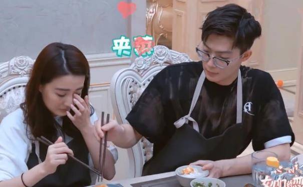 原创张铭恩劈腿了疑似与胡冰卿亲热被拍发文解释反被挖出大新闻