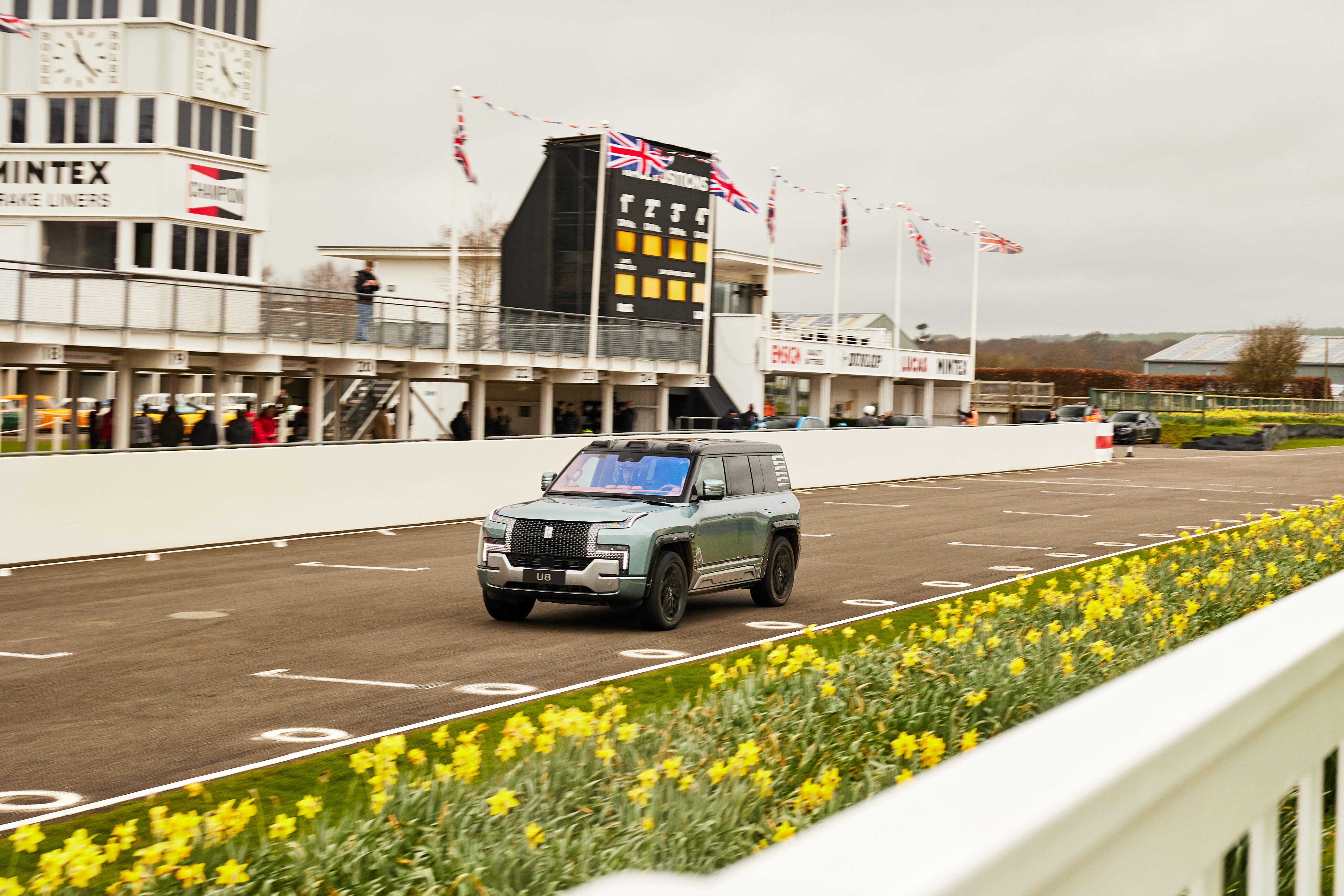 仰望u8冲上古德伍德赛道!_搜狐汽车_搜狐网