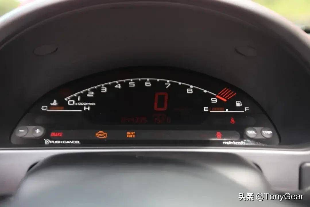 加上强化与低摩擦处理的内部零件,搭配在5500转开启的高角度vtec,转速