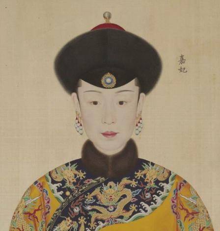 原创乾隆这两位宠妃一个38岁还被翻牌子连生四子一个却终生未育