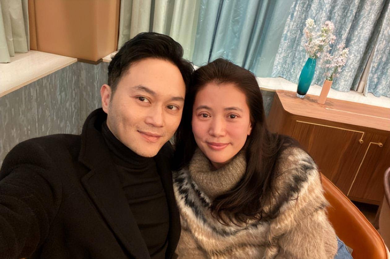 原创20岁被何鸿燊和富商环绕婚后被张智霖宠成公主袁咏仪到底有多牛