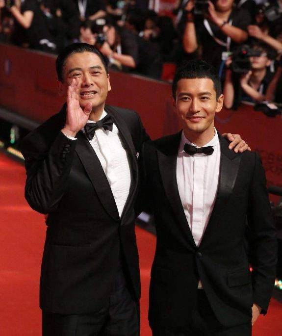 原创两代男神同框180周润发遇179黄晓明谁谎报身高一目了然