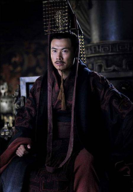 他们分别是:镇军大将军陈群,中军大将军曹真,征东大将军曹休,抚军大