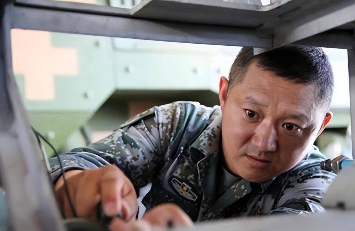 兵王赵宗刚凭听便能找装甲故障参军以来节省维修费500万