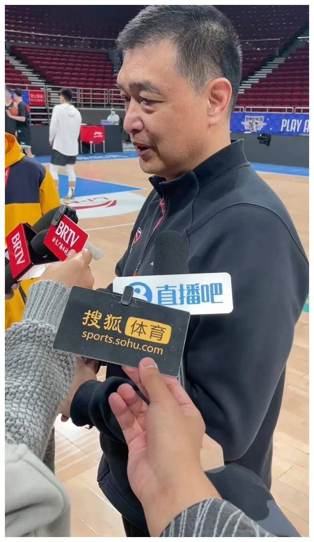 原创闵鹿蕾如何应对记者提问揭秘邹雨宸与王少杰间情