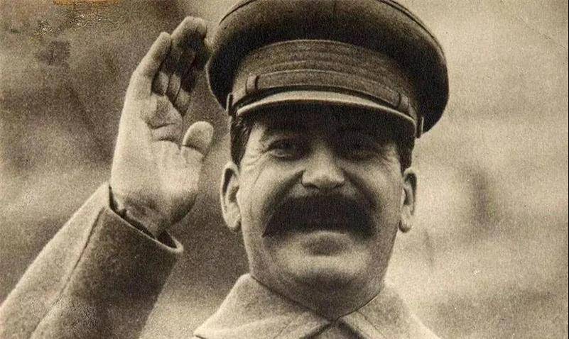 朱可夫与斯大林争吵侍卫长怒扇其两耳光却无意间救了他一命