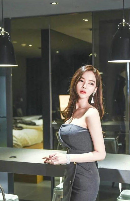 职场女强人,在衣品上也需要强势