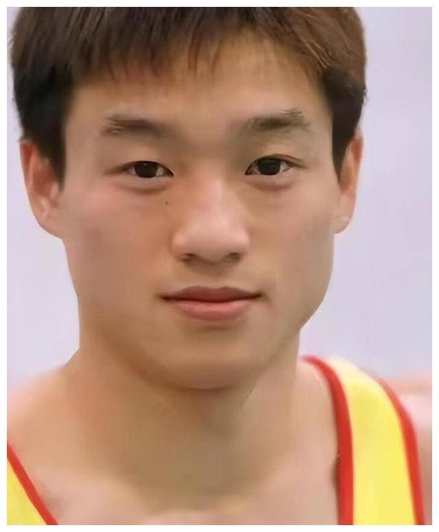 杨威40岁暴露使用呼吸机,疑惑声四起,网友:怎么可能?