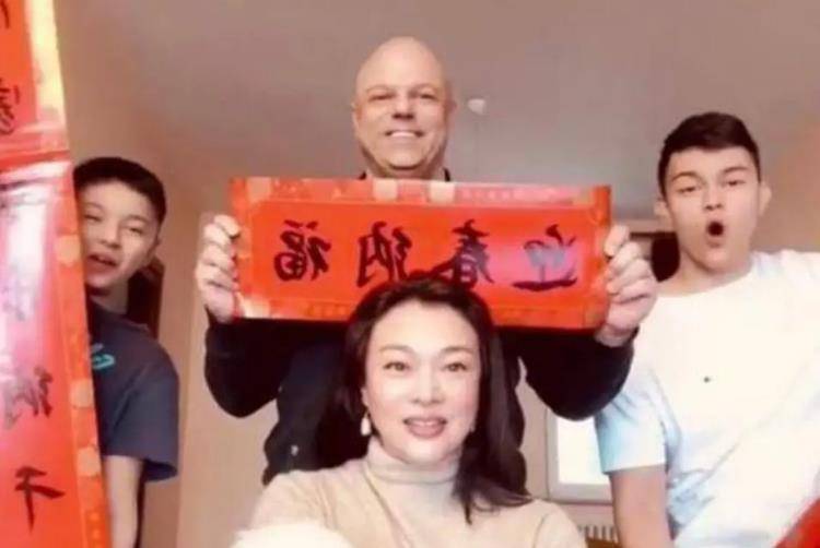 原创张艺谋拍红高粱原定女主史可结果顾长卫意见是巩俐更有气质