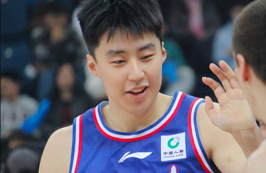 原创cba新秀第43轮邹阳陈国豪主角变配角王泉泽高效杨瀚森6犯离场