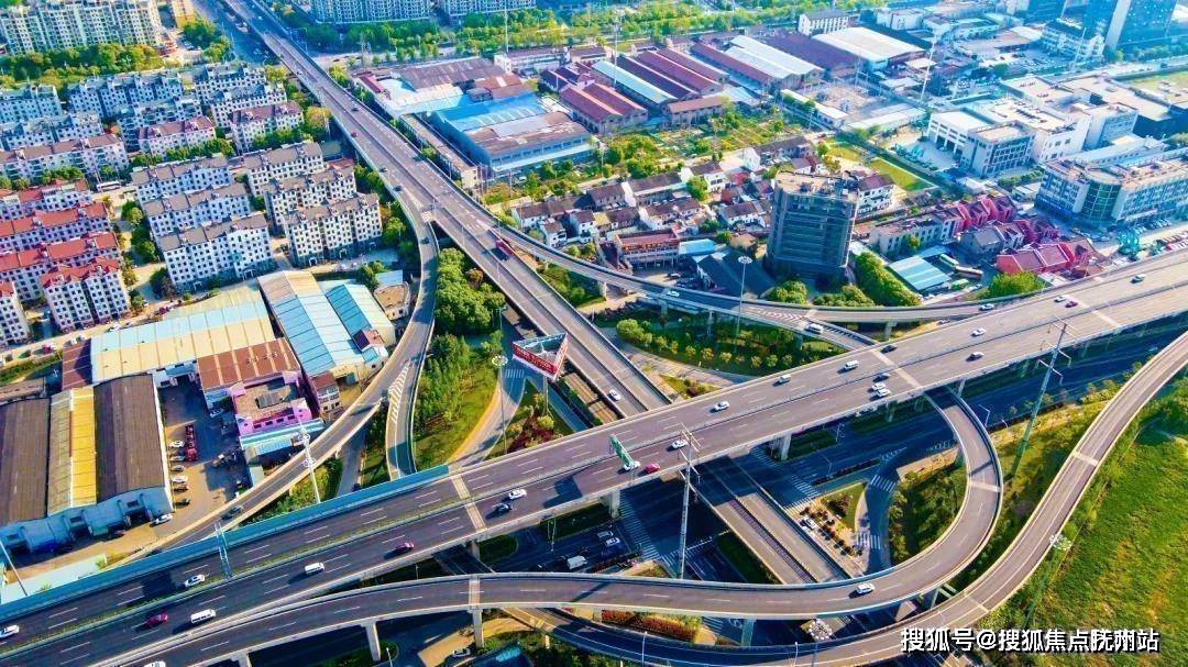 地铁3号线:无锡的地铁3号线起点苏庙站距离项目3公里左右,2020年通车