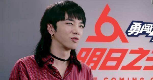 原创原创明日之子2华晨宇和吴青峰在节目中互动杨幂两个人好甜啊