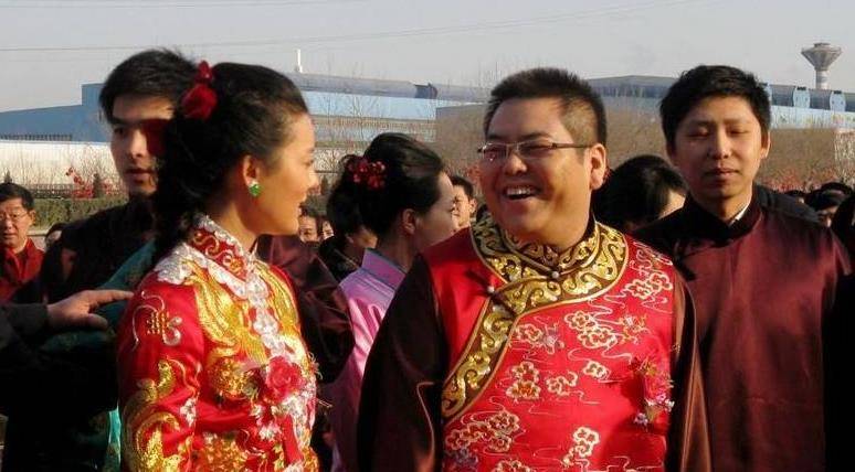 百亿富豪李兆会,连娶2位女明星,10年花光125亿,如今沦为笑柄_生活