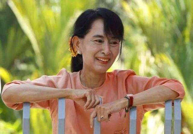 原创昂山素季生活在英国只爱家庭的女人却成为缅甸的实际领导者