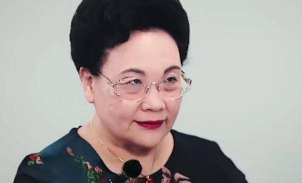 说起秦昊的妈妈,那可真的是一个可爱的吃货一时间,秦昊不仅赢得了老婆