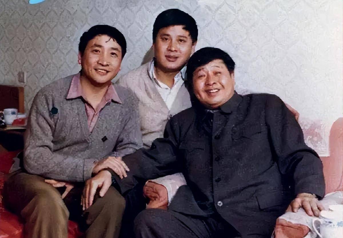 马东靠智商上位,他妻子肤白貌美,年轻有气质_主理_马季_本人