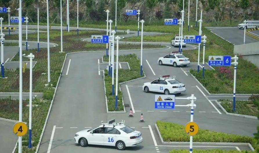 2022年女警凌晨在工作群发出最后一条消息随后生命定格于43岁