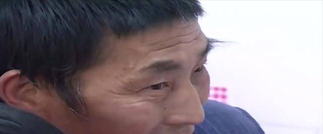 原创2012年15岁女孩每天吃8顿饭10斤米惊动政府领导后送上慰问金