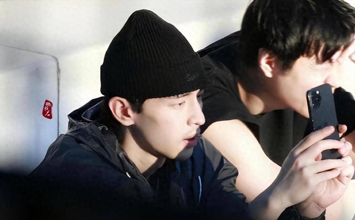 邓伦偷逃税款事情背后明星道德沦陷