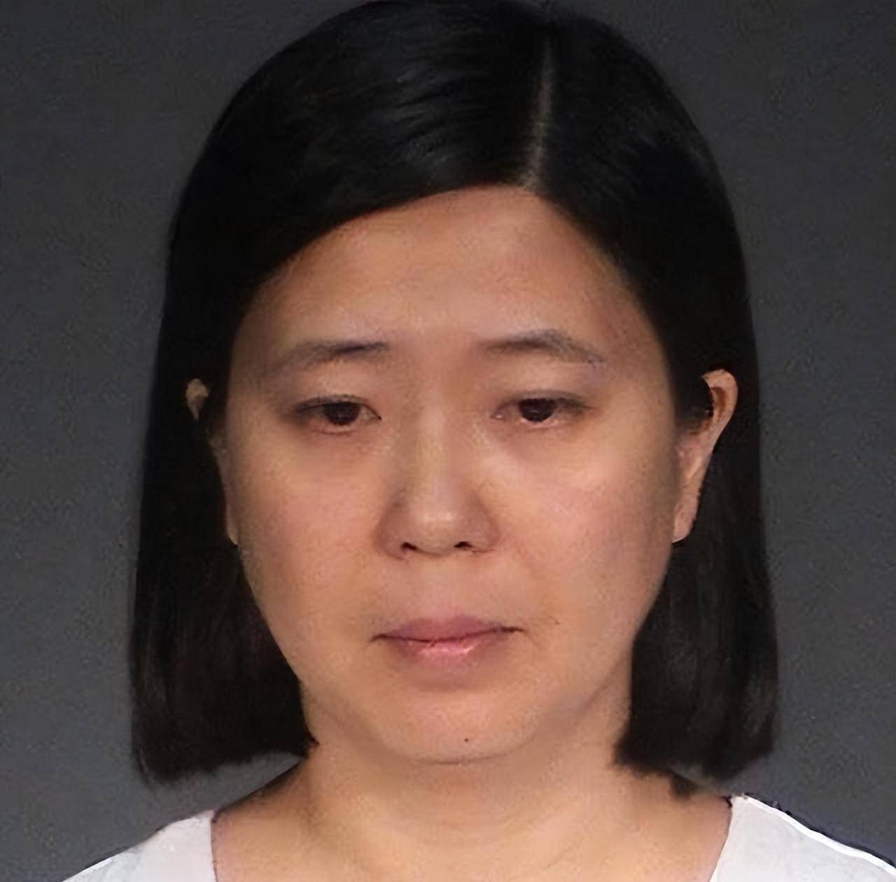 原创2016年上海保姆被骗到美国惨遭囚禁受到非人待遇被迫学狗爬叫