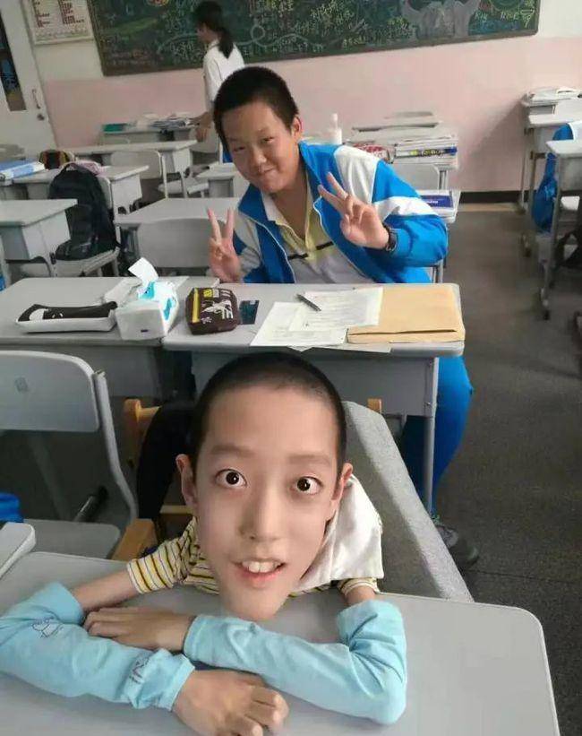 18公斤,考上名校靠的是坚持不懈,更要感谢父母_邢益凡_刑益凡_小孩子