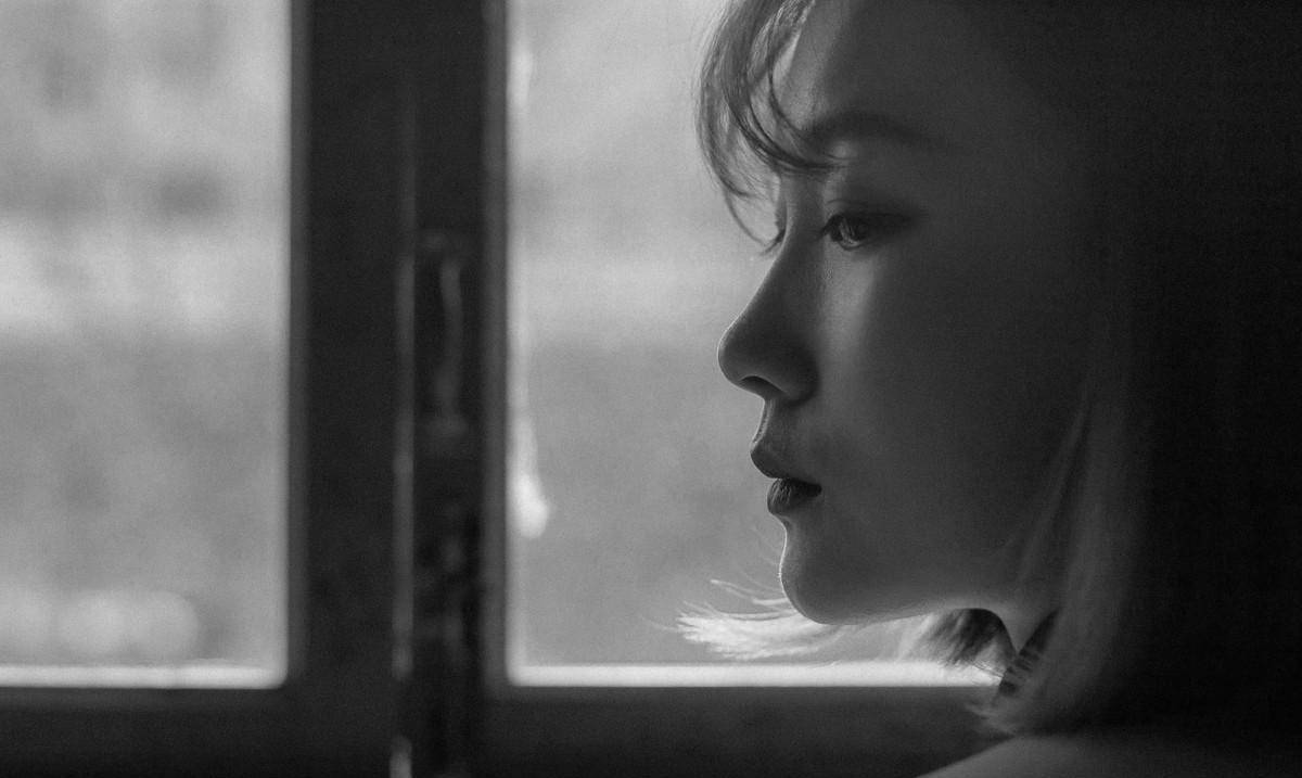 维庸之妻女性意识的觉醒是颓废深渊中绽放的希望之花