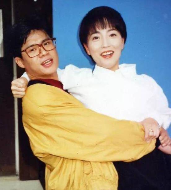 天生丽质却"扮丑"爆红,如今嫁富商无儿无女_苑琼丹_周星驰_黄乃扬