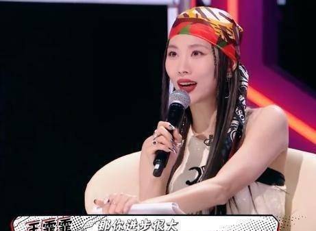 原创原创了不起舞社第一次汇报演出开启王霏霏遭队员现场考核