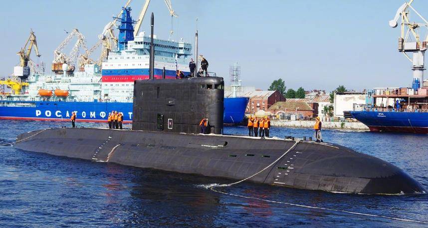 原创俄潜艇在日本海突射导弹飞行上千里命中目标日出动大批舰机